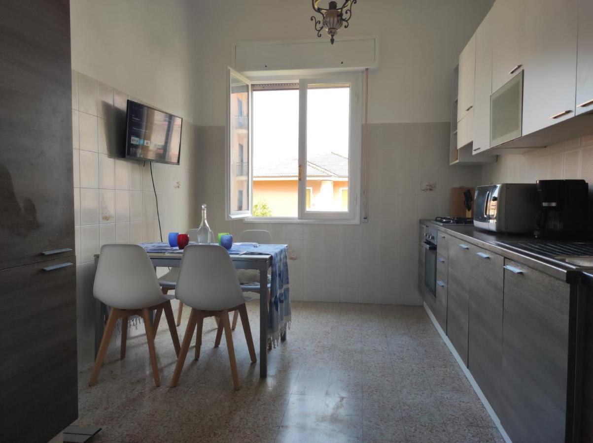 Appartamento Vicino Al Mare Con Parcheggio 리바 리구레 외부 사진